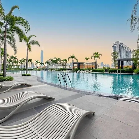 Skyscraper 65 Kl Highest Outdoor Bathtub Luxury Lavish Designer Suite Penthouse Lv65-2